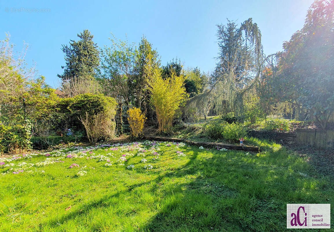 Maison à L'HAY-LES-ROSES