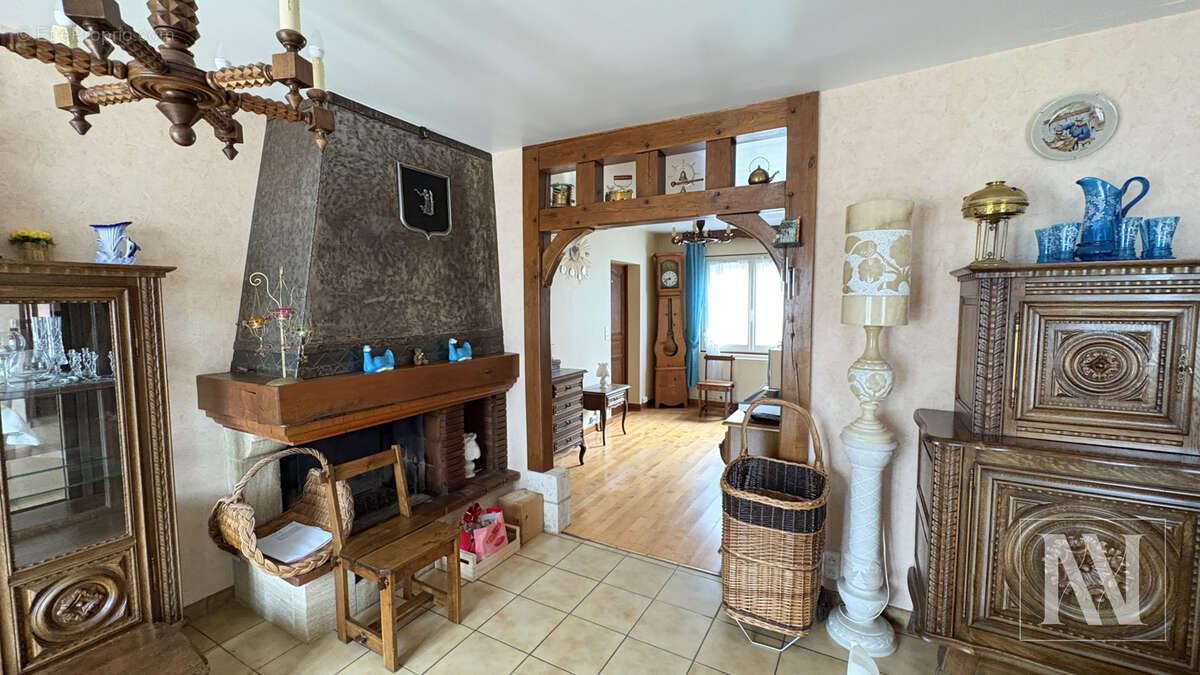 Maison à VILLEMOYENNE