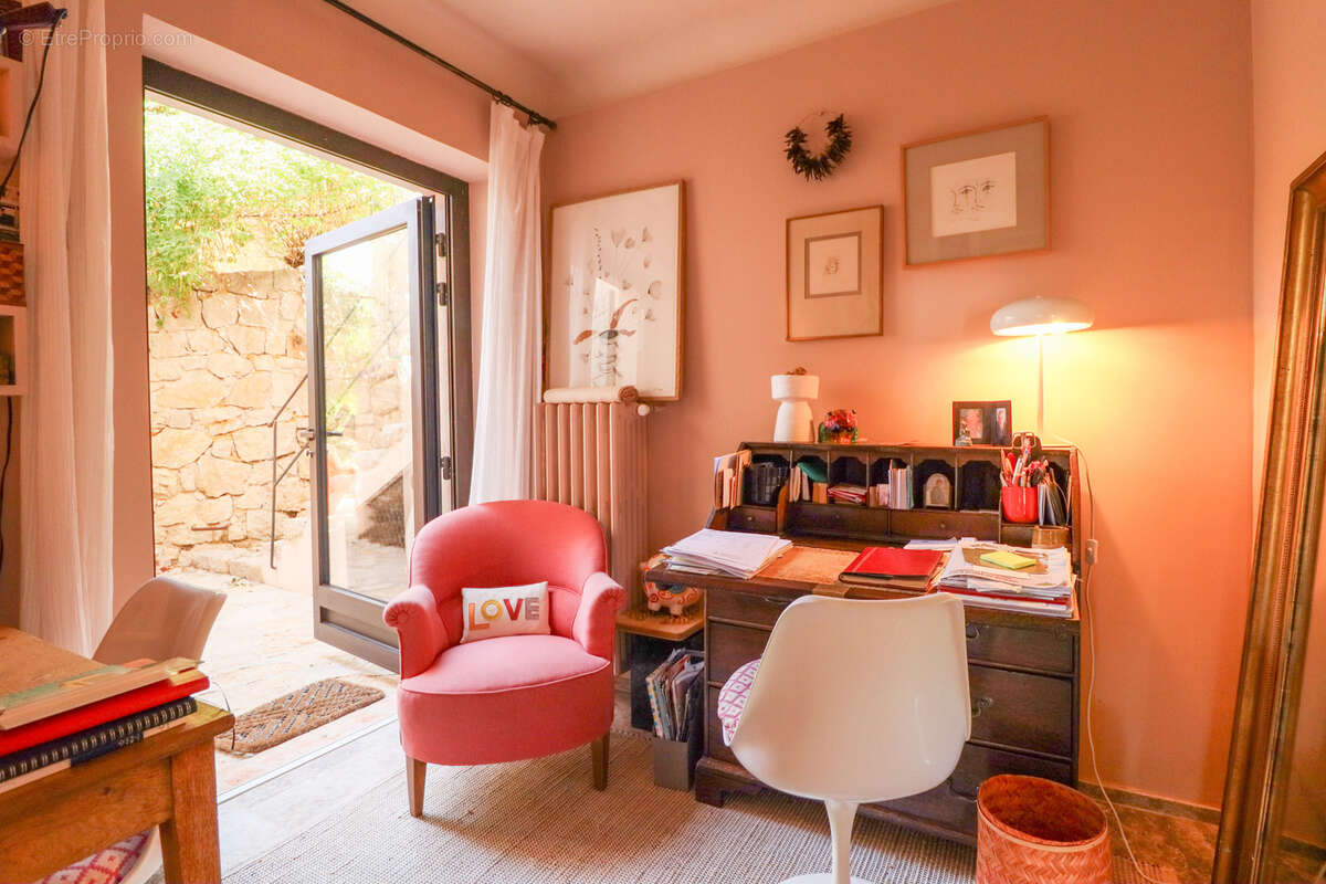 Maison à CHATEAUNEUF-GRASSE