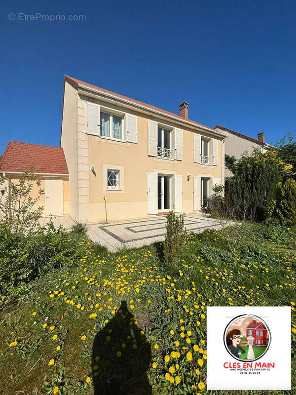 Maison à MERU