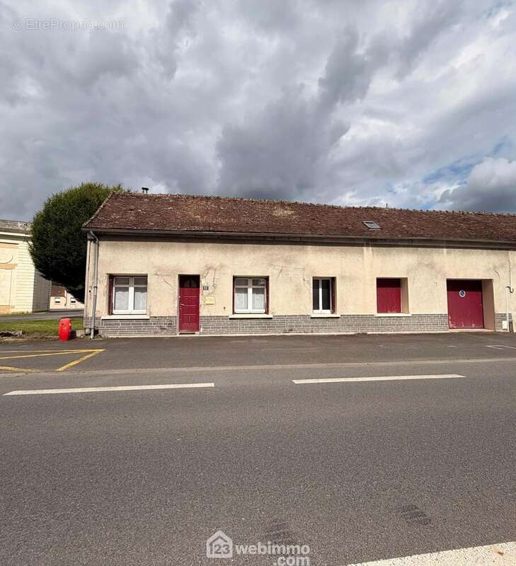 Ensemble immobilier avec une maison principale de 83,1 m1...