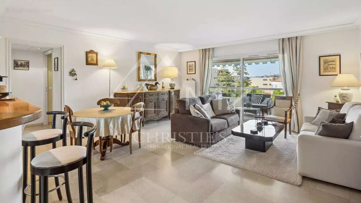 Appartement à LE CANNET