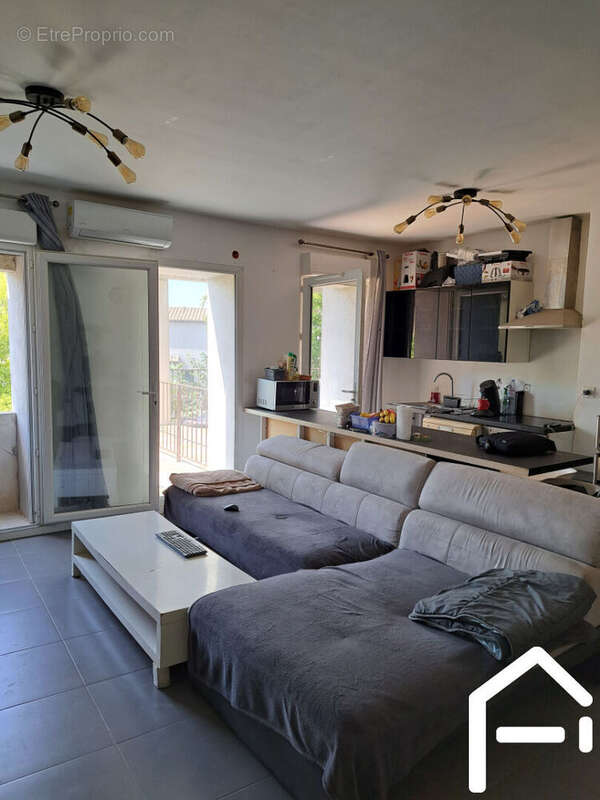 Appartement à POUSSAN