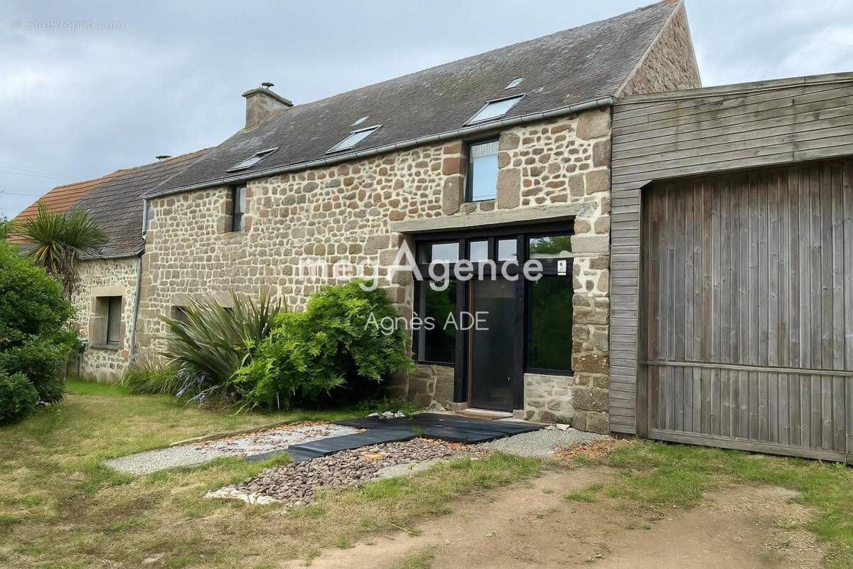 Maison à COSQUEVILLE