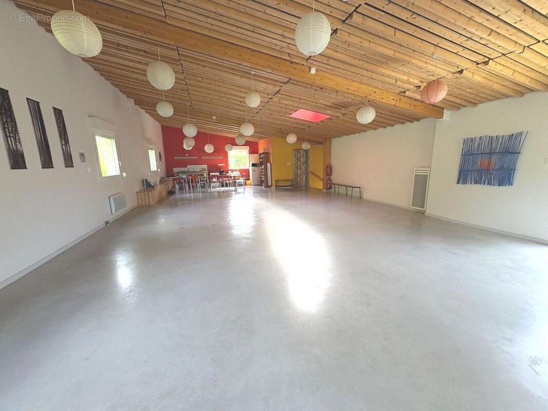 Maison 156 m² à Hauterives  - photo 2