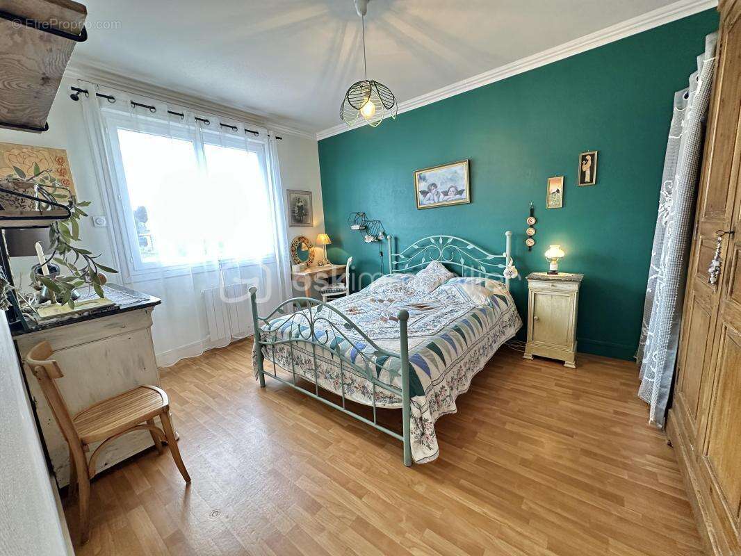 Maison 135 m² à Coray - photo 7
