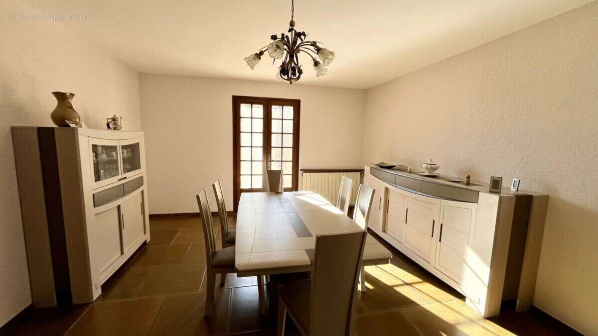 Maison à L'ISLE-SUR-LA-SORGUE