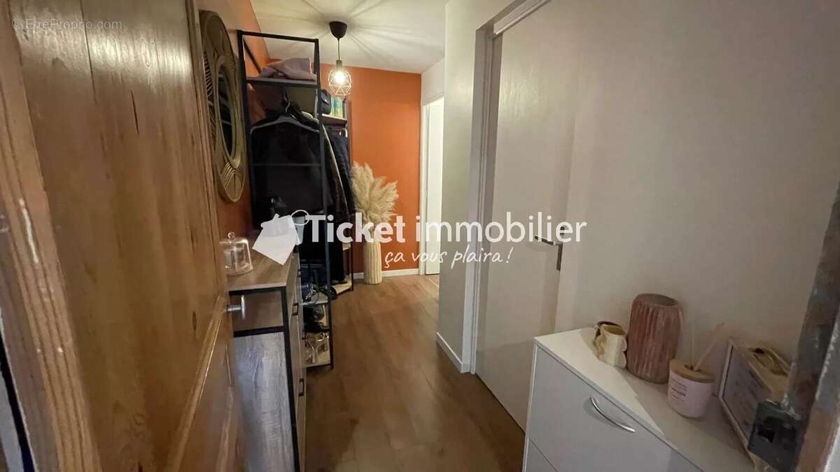 Maison t3 92m2 avec garage, jardin de 466m2, climatisation, travaux recents etc ... - photo 11