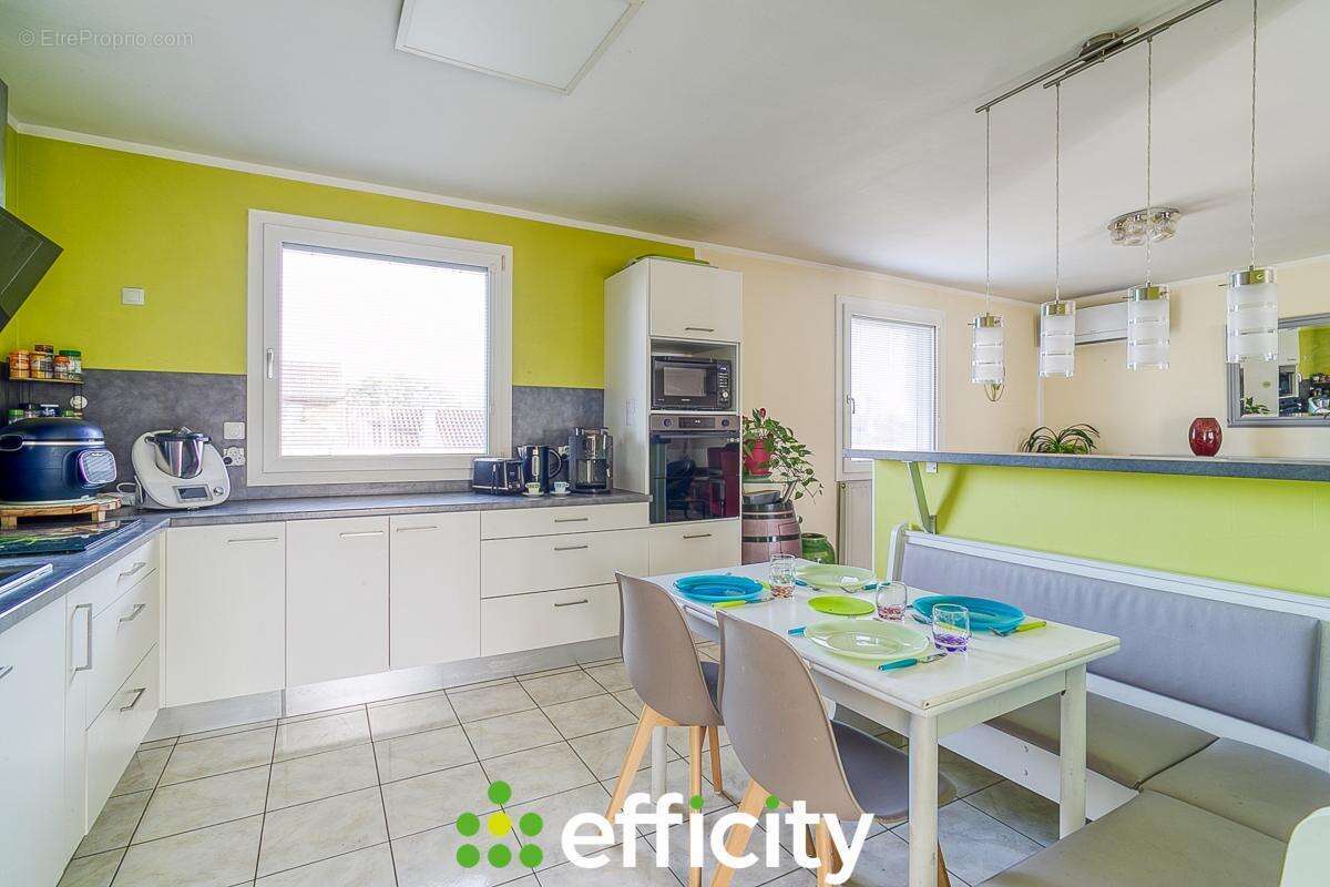 Maison à VAULX-EN-VELIN