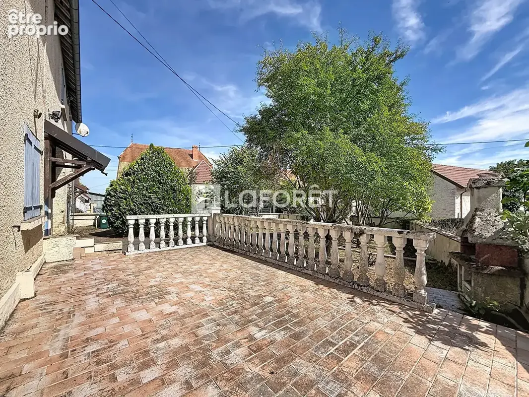 Maison à VELLOREILLE-LES-CHOYE