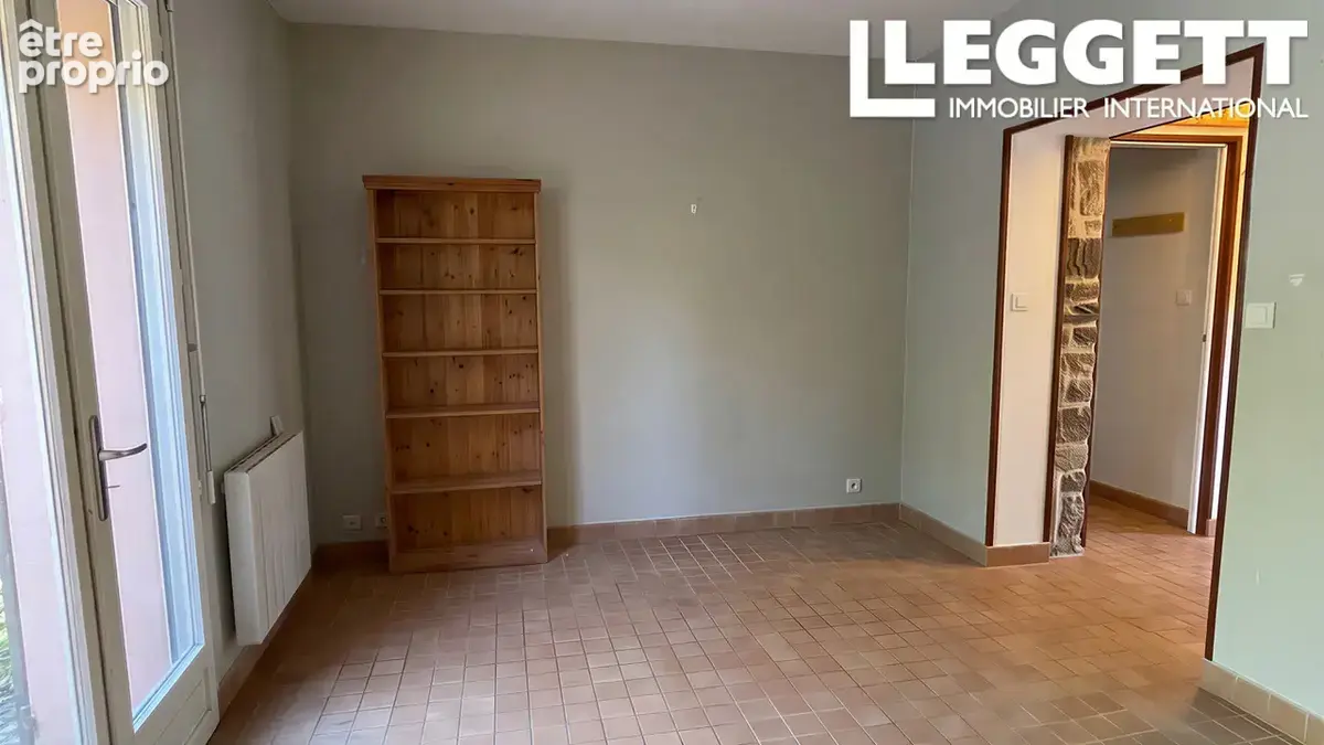 Charmante maison de bourg de 98 m² avec trois chambres et un joli jardin à Saint-Lô-d’Ourville - photo 6