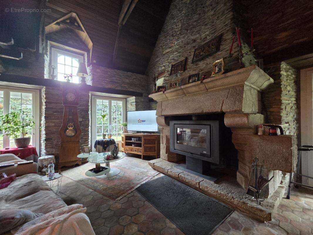 Maison à MUR-DE-BRETAGNE