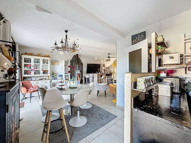 Maison de 100 m² avec garage et jardin - Beauvoisin - photo 8