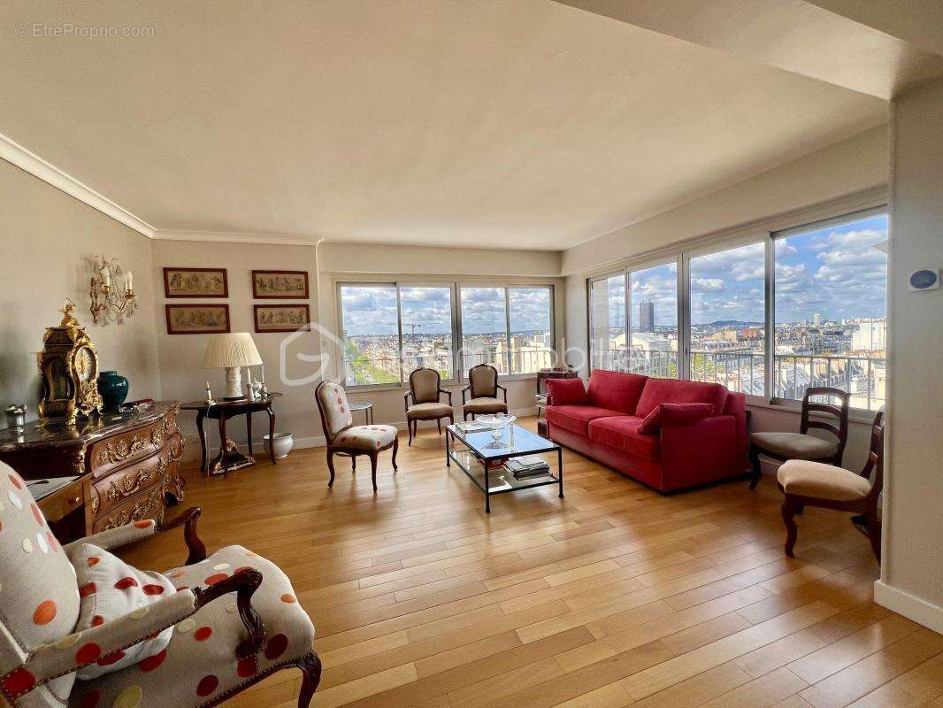 Appartement à PARIS-17E