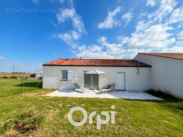 Maison à SAINT-VINCENT-SUR-JARD