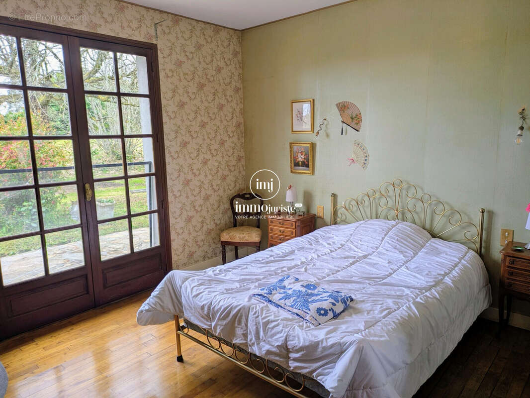 Maison 180 m² à Saint-Yrieix-Sous-Aixe  - photo 5