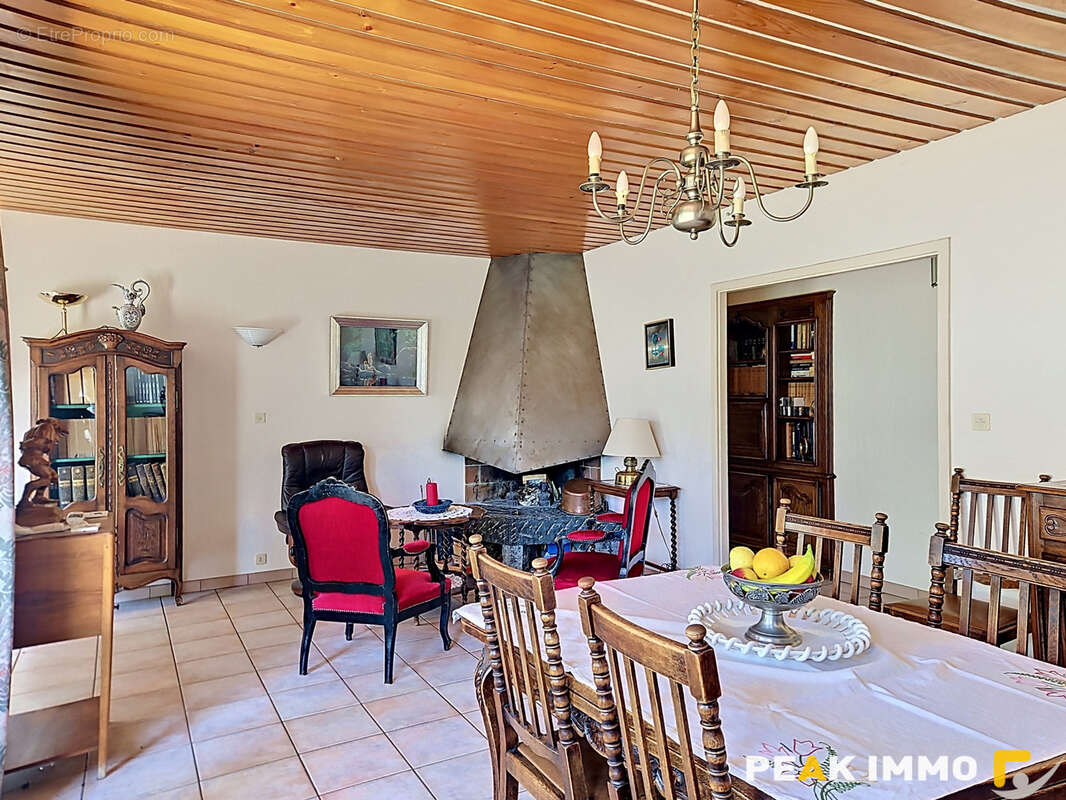 Maison à CRANVES-SALES
