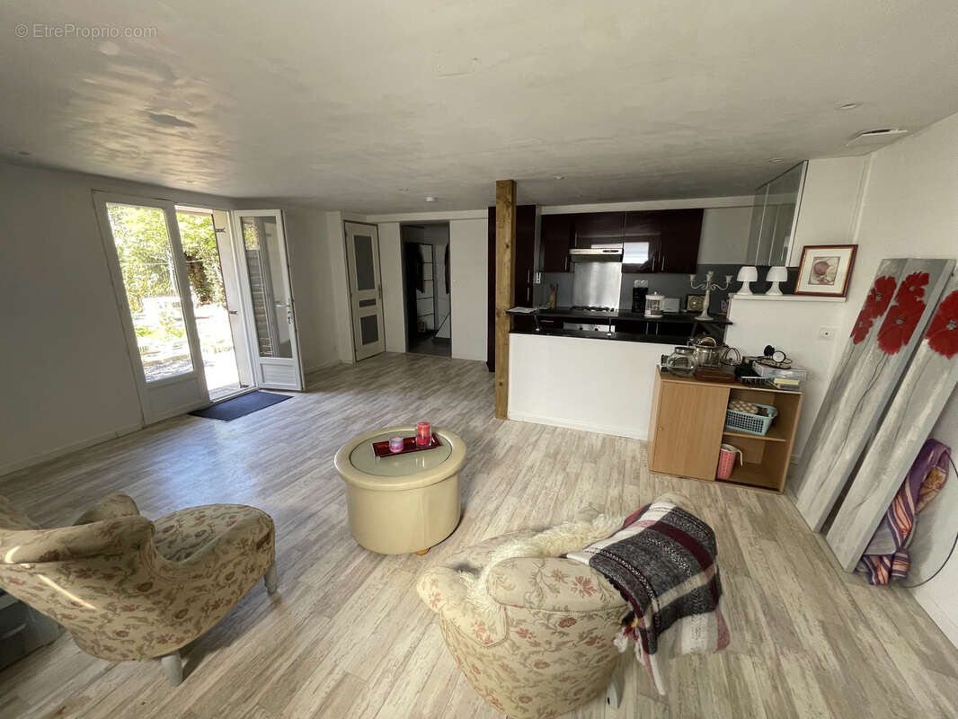 Maison à COLLEVILLE-MONTGOMERY