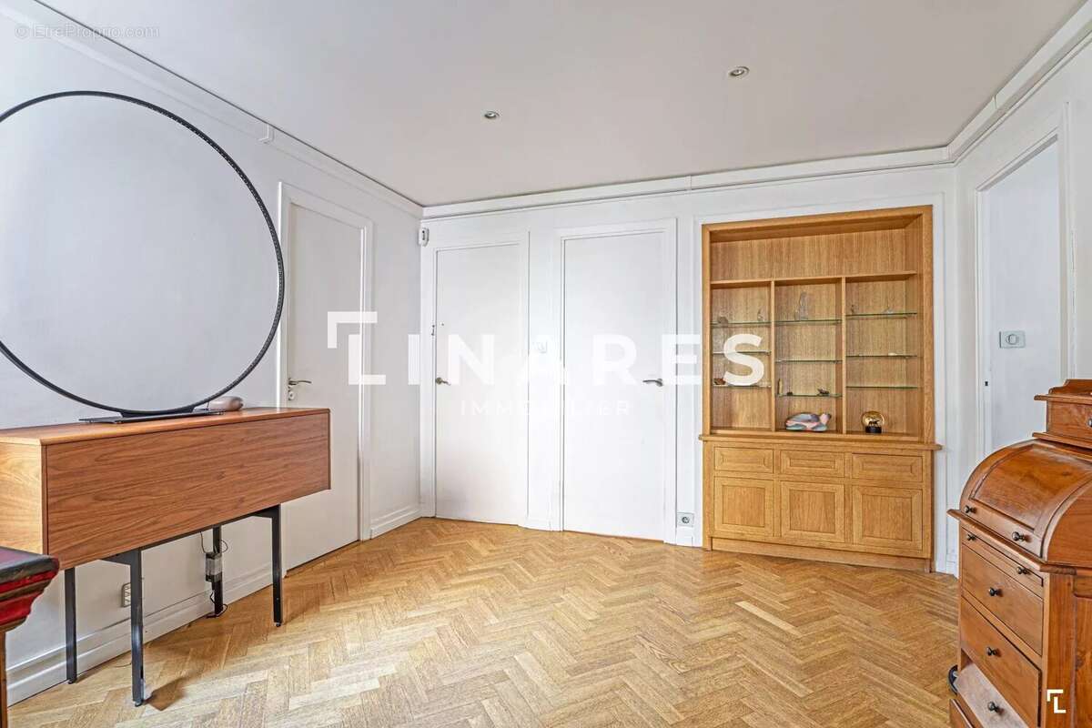 LE  SEDUISANT - Appartement T3 de 85m2  - Terrasse - Cave - 13008 - photo 4