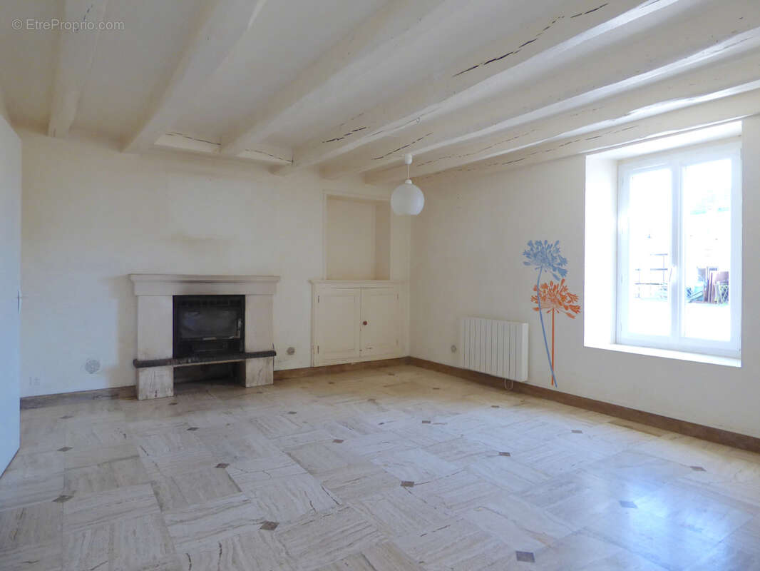 Maison à BONNEUIL-MATOURS