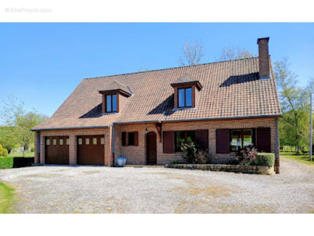 Maison à ESTREE-WAMIN