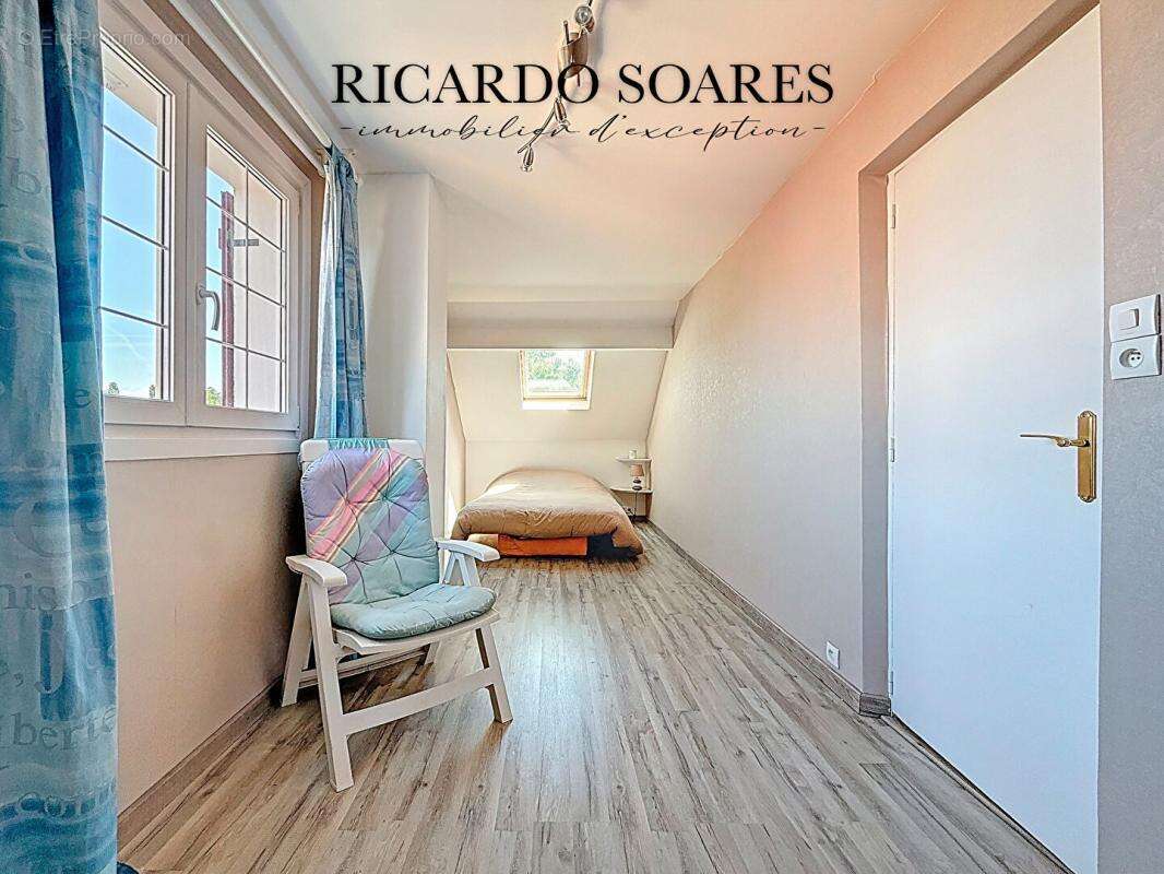 Maison à LE THILLAY