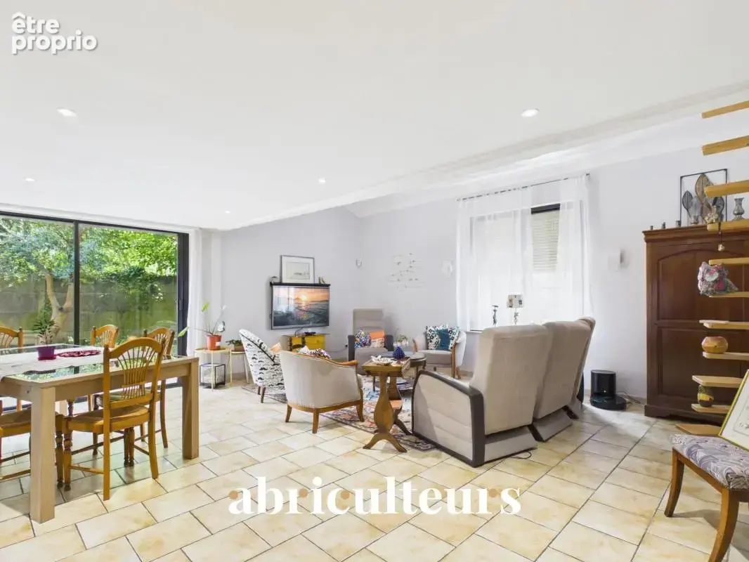 Maison familiale avec piscine et grand jardin avec fort potentiel  à Caudéran 33200 - photo 3