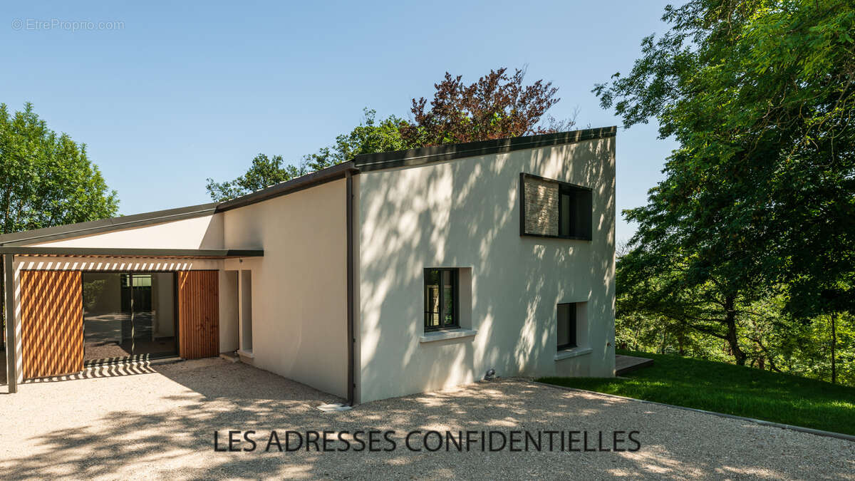 Maison à TASSIN-LA-DEMI-LUNE