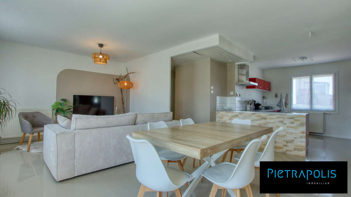 Maison 110 m² à Saint-Romain-De-Jalionas  - photo 4