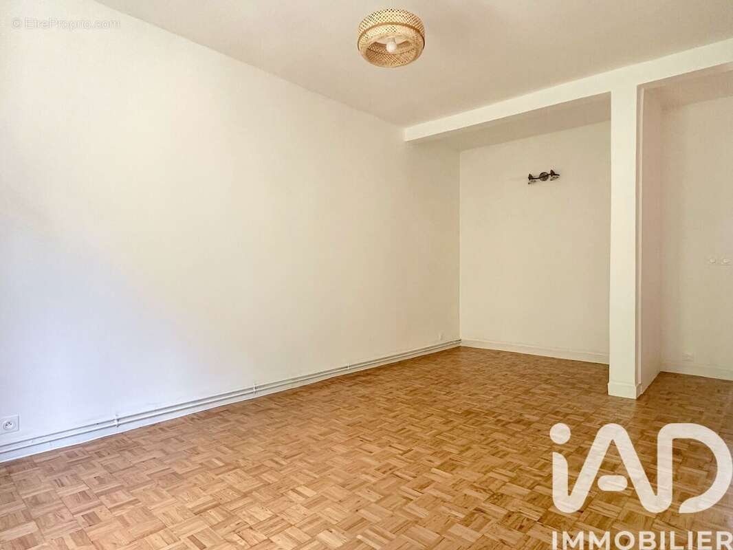 Photo 2 - Appartement à PARIS-18E