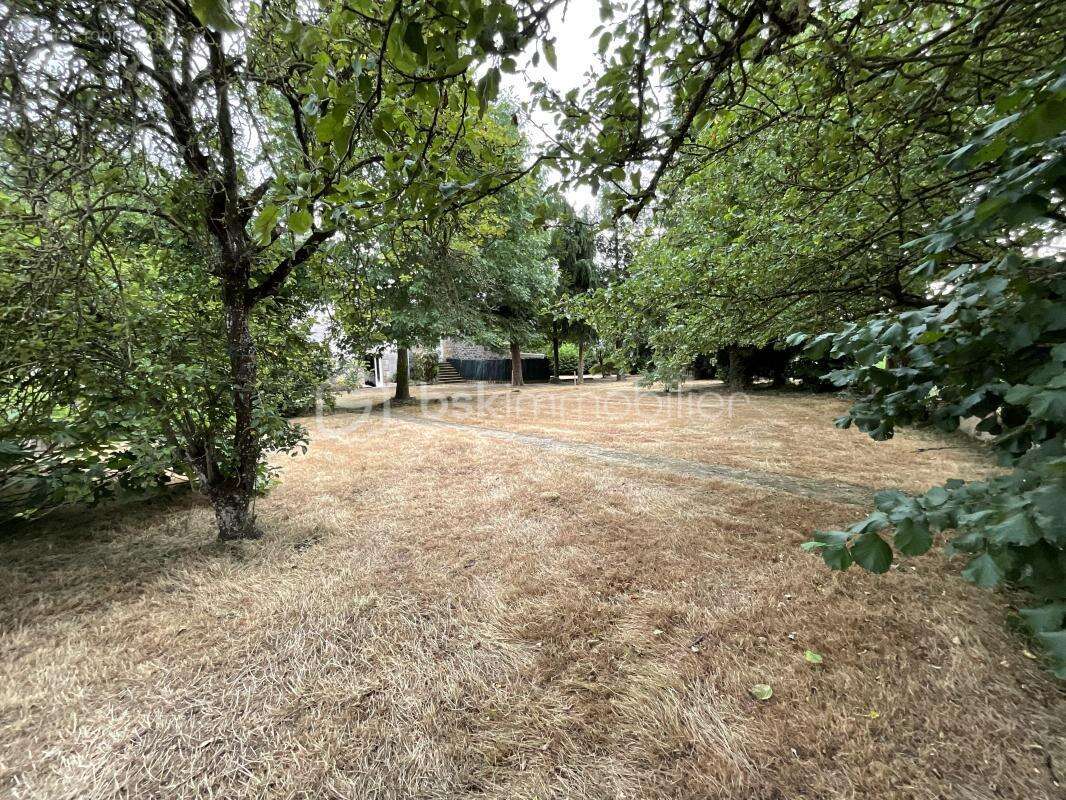 Maison à SAINT-THUAL