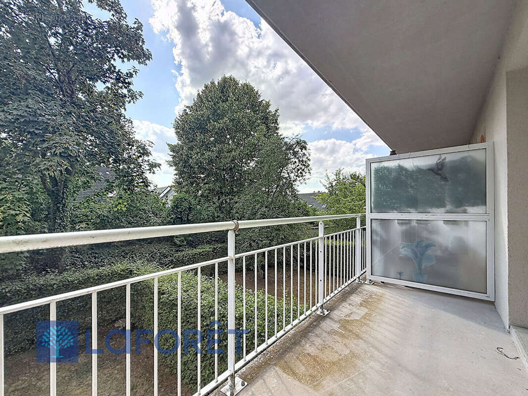 EVREUX - Appartement une chambre, place de parking et balcon - photo 6