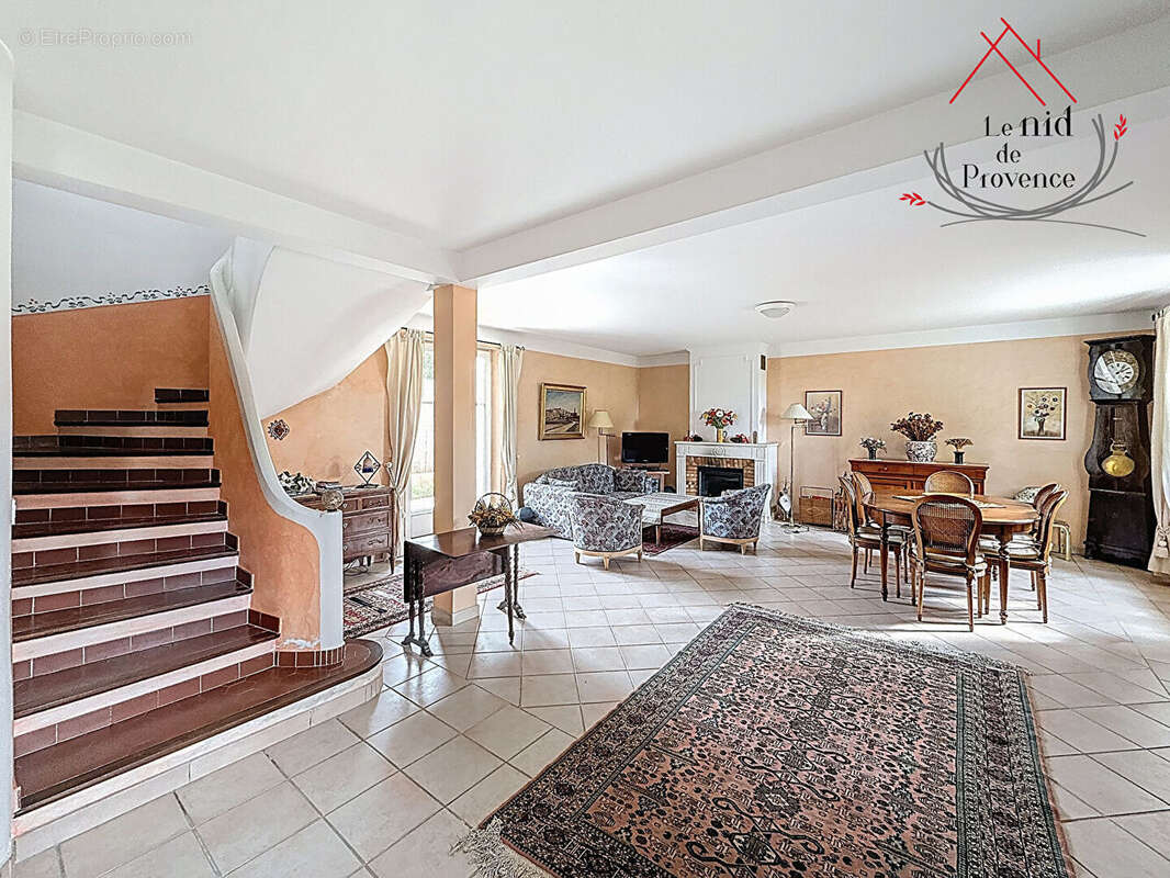 Maison à PERNES-LES-FONTAINES