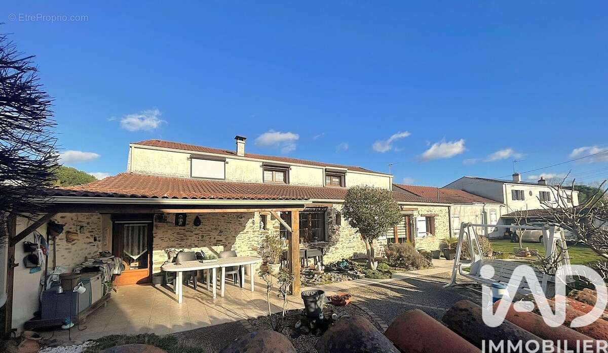 Photo 2 - Maison à MAREUIL-SUR-LAY-DISSAIS