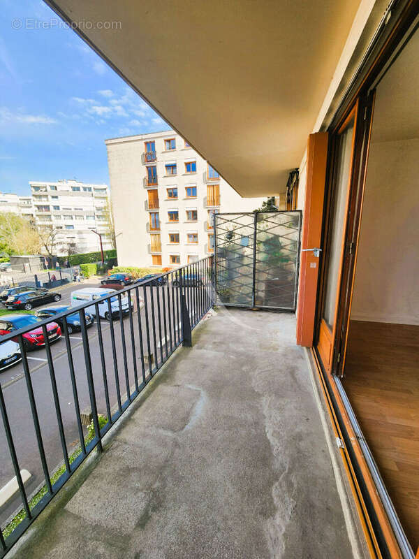 Appartement à FRESNES