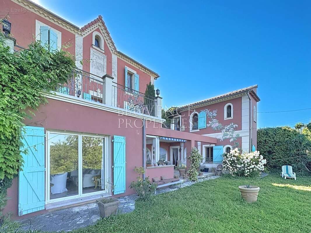Maison à CORRENS