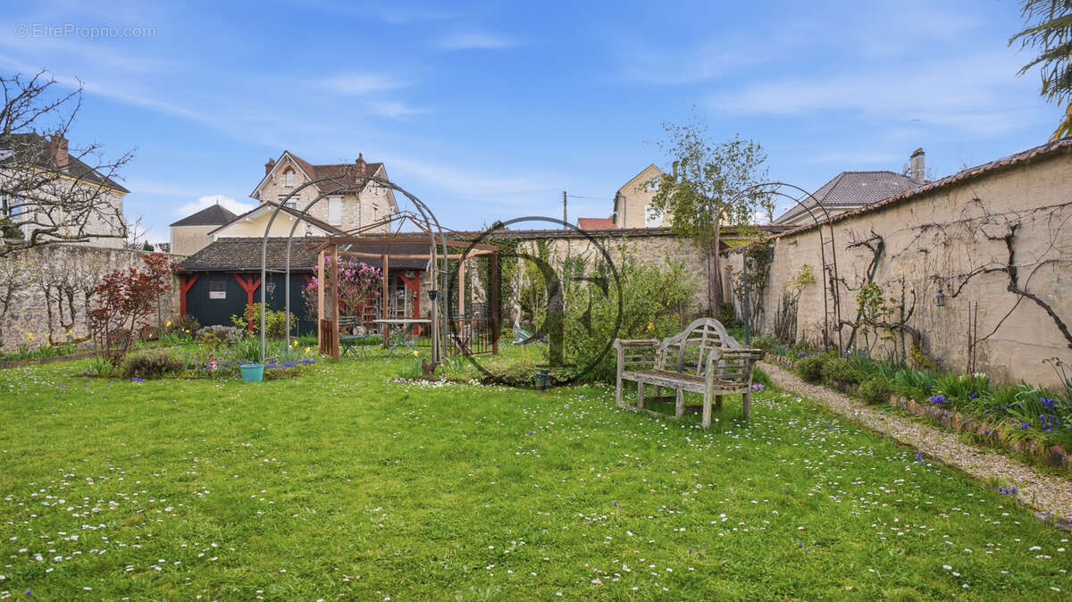 Maison à MORET-SUR-LOING