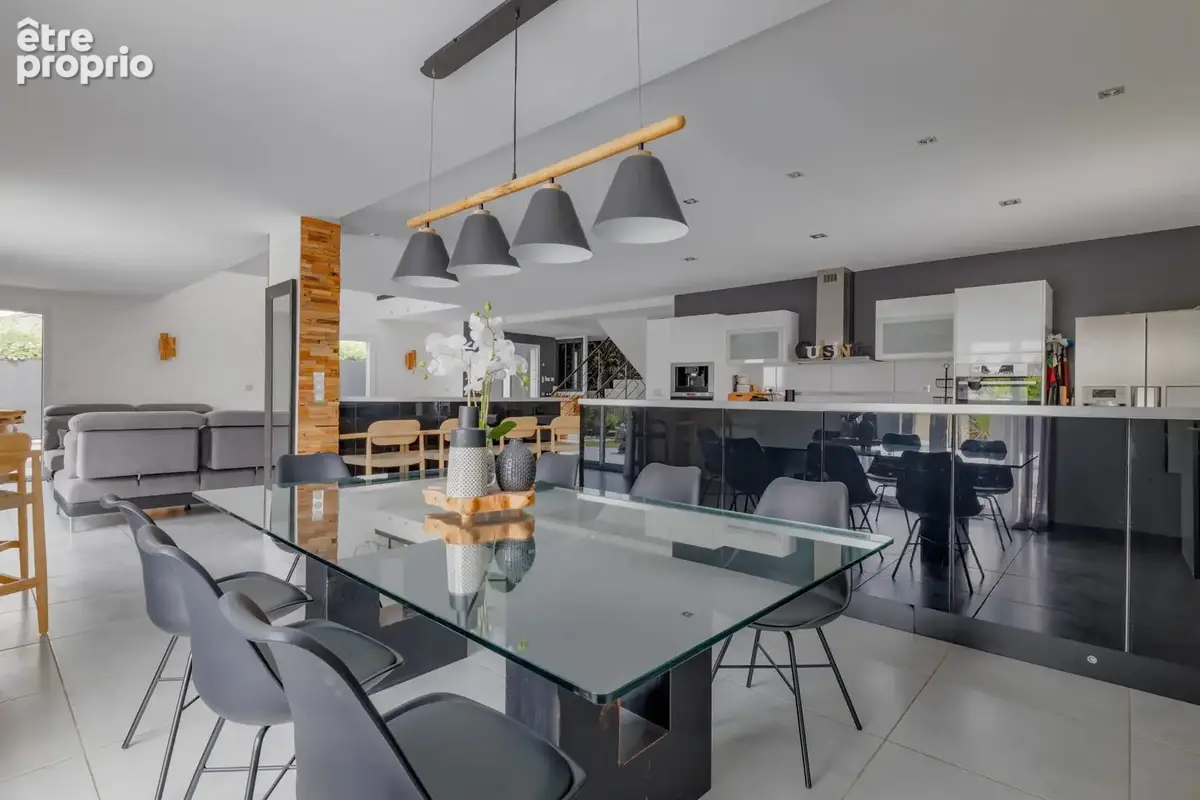 Maison 7 pièces 200 m² à vendre à Jons (69330) - photo 4