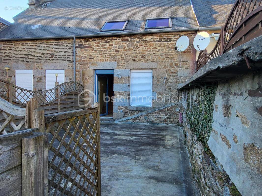 Maison à SAINT-POIS