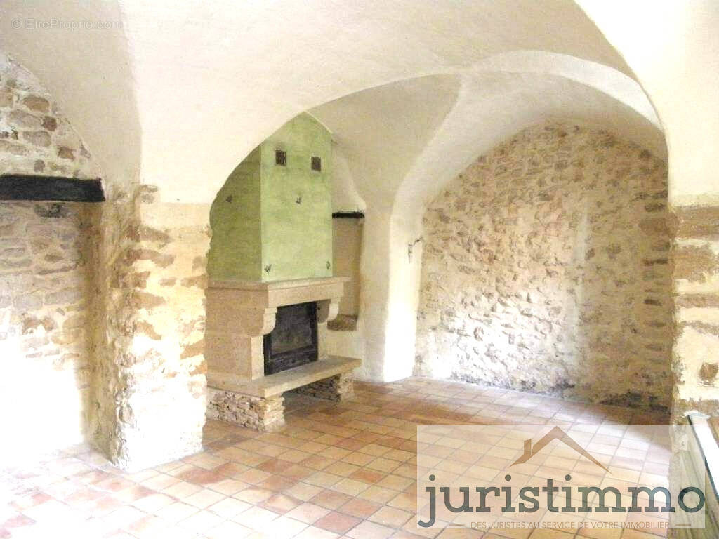 Maison à MORNAS