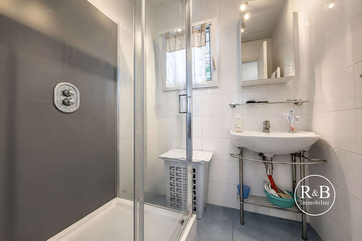 Appartement à LES CLAYES-SOUS-BOIS