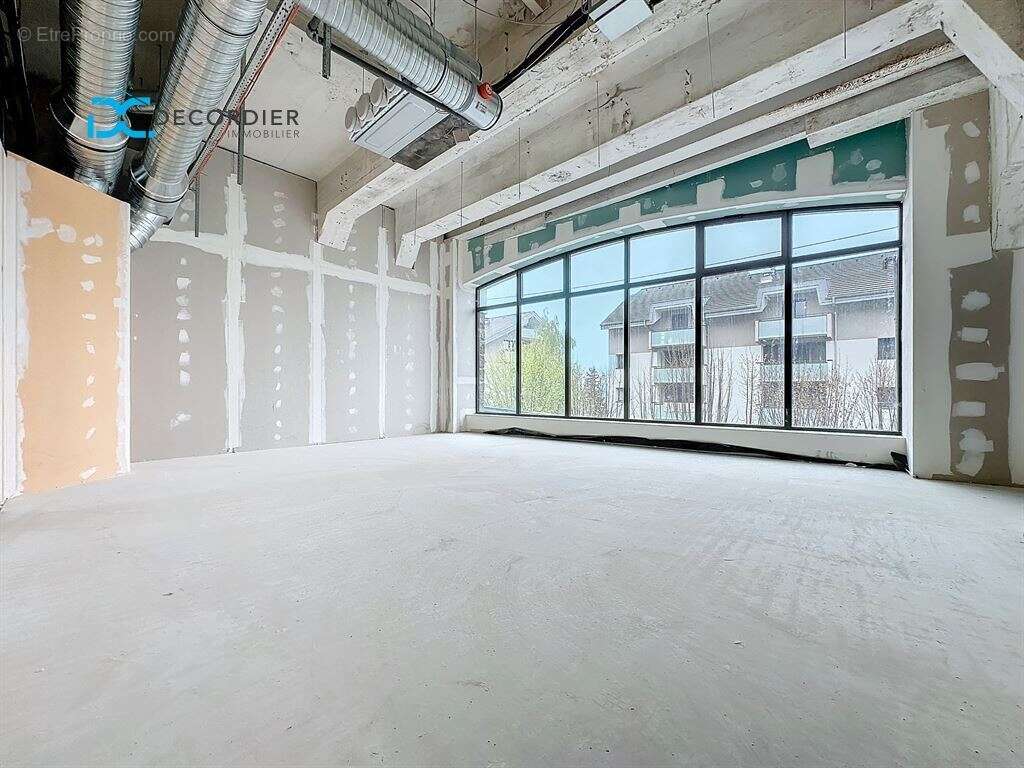 Commerce à EVIAN-LES-BAINS