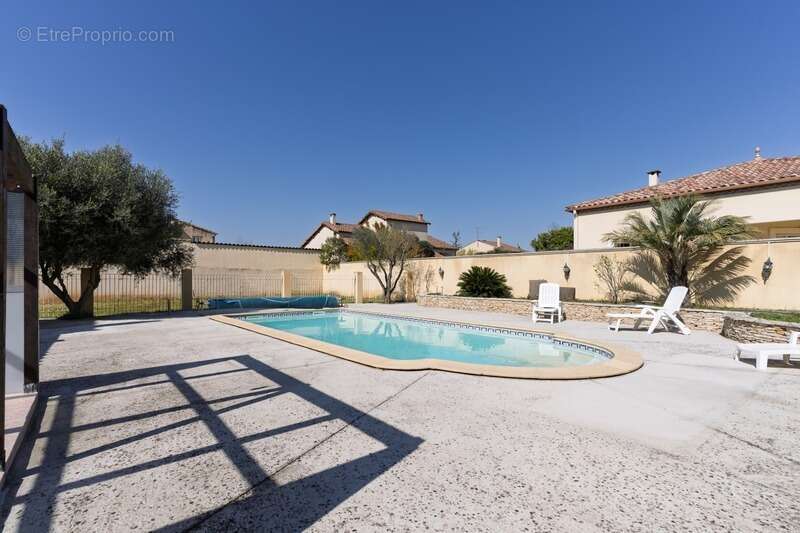 Maison 5 chambres avec piscine sur grand terrain de 1373m2 - photo 2