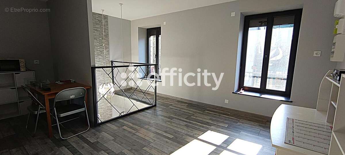 Appartement à CELLES-SUR-DUROLLE