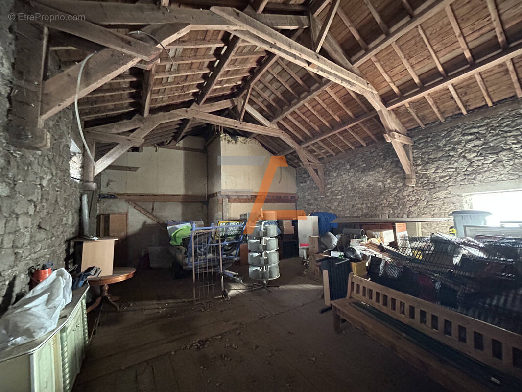 Maison à SAINT-FRONT