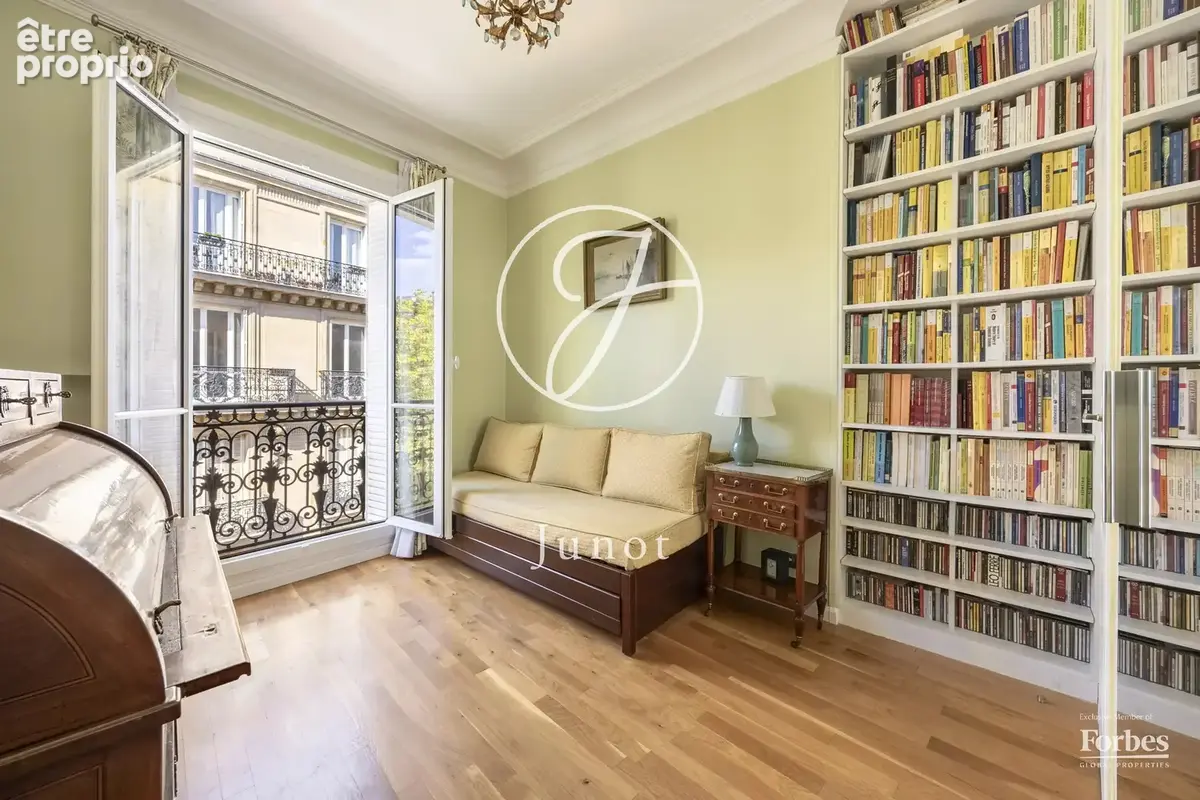 Paris 7e - GROS CAILLOU / BOSQUET - Appartement - 4 pièces - 106,21m² Carrez - 107,47m² au sol - 2 chambres - Vues sur monument - photo 18
