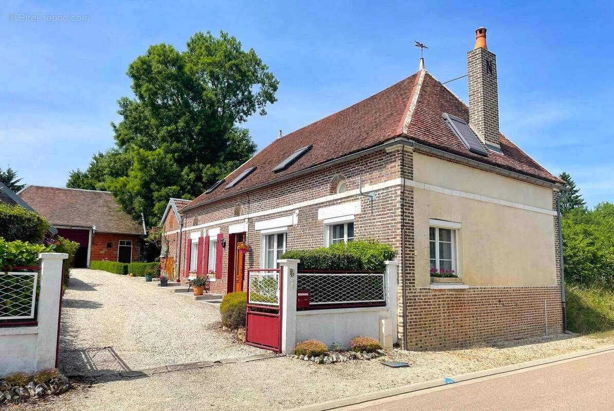 Maison à CHENNEGY