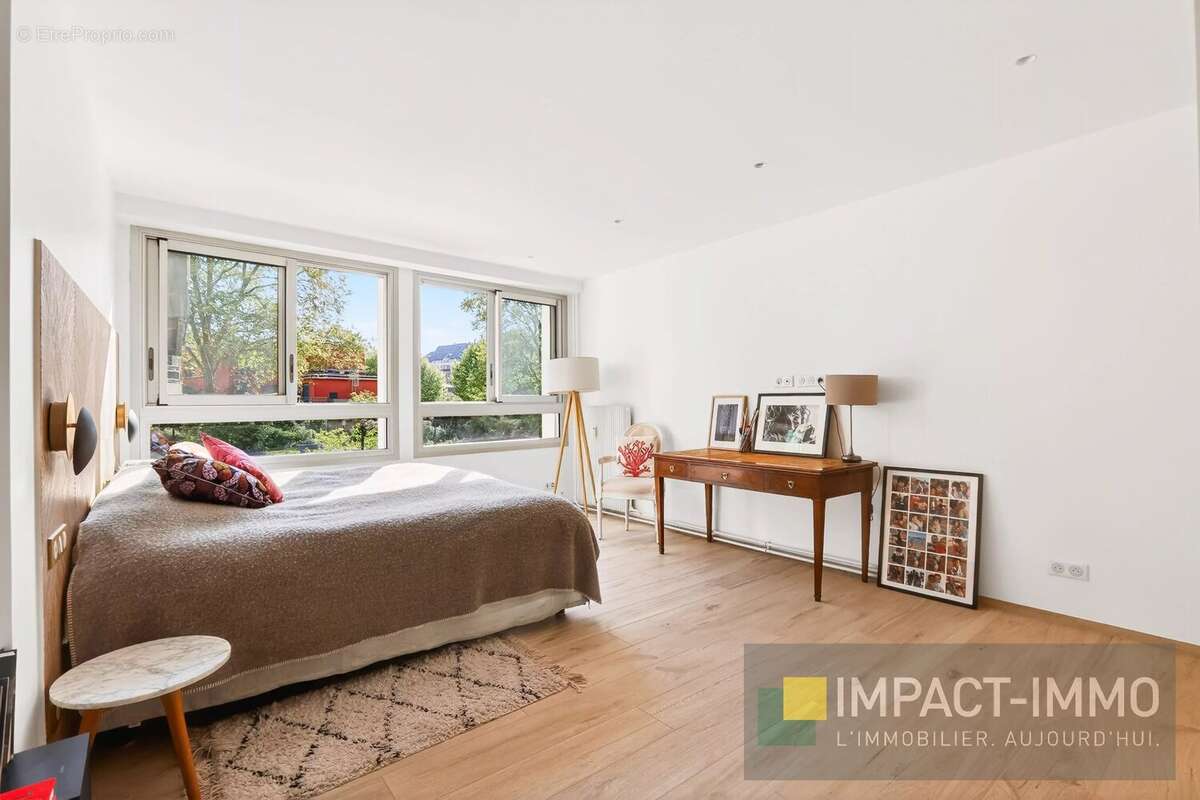 Appartement à COURBEVOIE