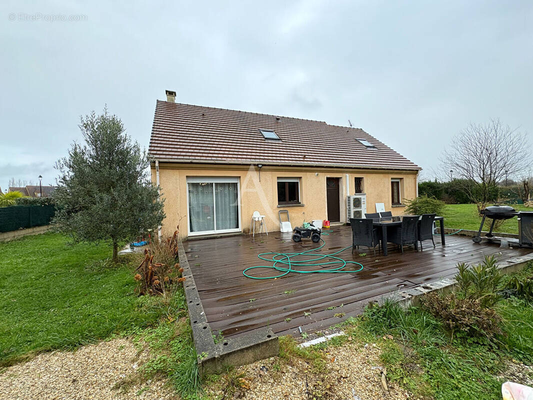 Maison à LE CHATELET-EN-BRIE