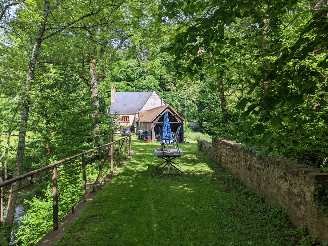 Maison à VIRE-EN-CHAMPAGNE